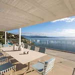 Stoa Apartments