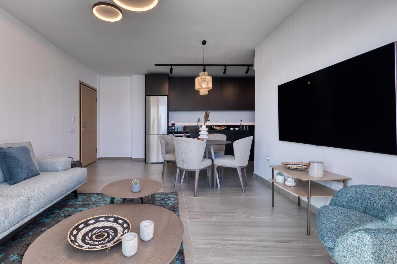 Stoa Apartment