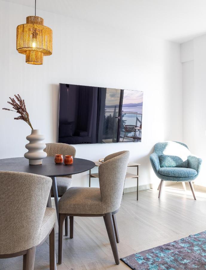 Stoa Apartment